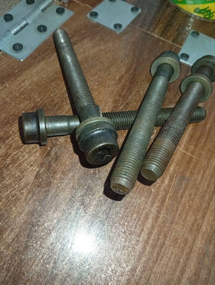 پیچ سرسیلندر زانتیا ۲۰۰۰