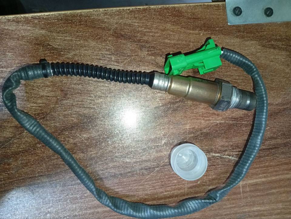 سنسور اکسیژن اصلی استوک پژو ۲۰۶ tu3 tu5 با ایسیو بوش