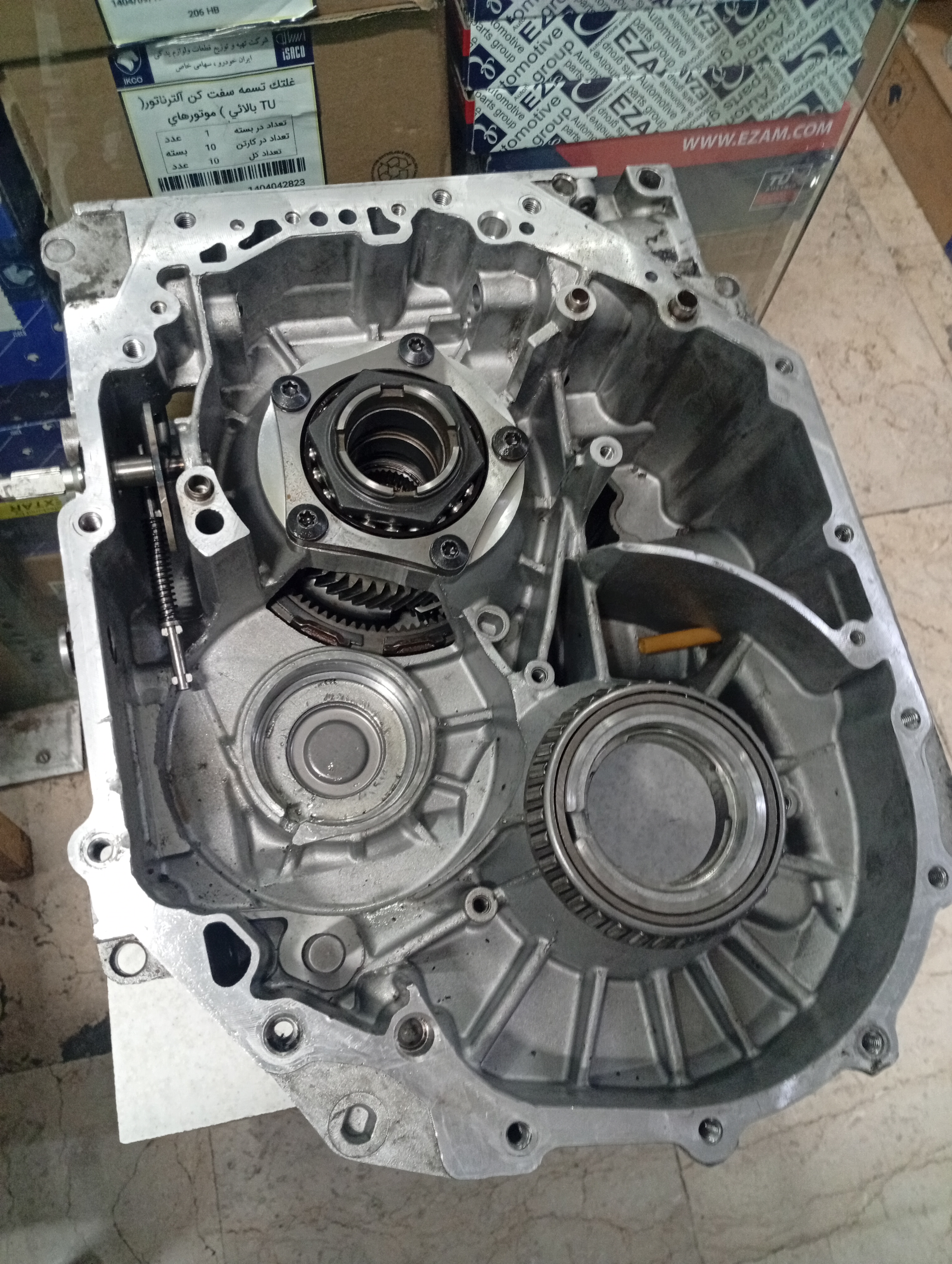 پوسته وسط گیربکس اتوماتیک al4 با بلبرینگ داخل پوسته استوک سالم مخصوص 206 207